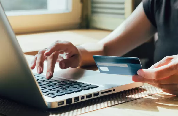 Cómo proteger los datos y el dinero al comprar en línea