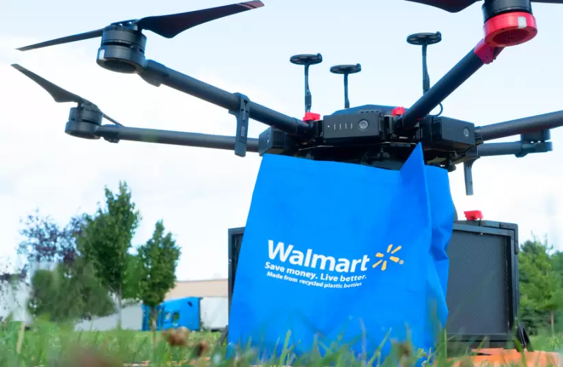 Walmart anunció que avanzará con la entrega por drones de sus productos para competir con Amazon.