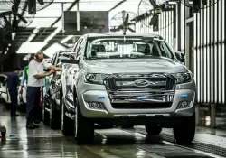 Ford sorprende con una cada en sus acciones