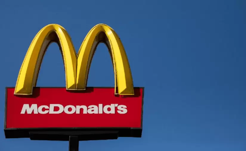 McDonald’s se desplomó 29% en la Bolsa y su plan de recuperación deja dudas al mercado