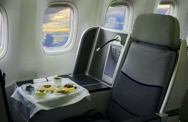 Forbes Travel Guide: Cuáles son las aerolíneas más seguras del mundo y los mejores lugares de Europa para visitar