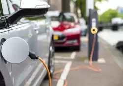 Gobierno gravará Imesi a vehículos eléctricos; "Nos enteramos por la prensa", aseguraron importadores de autos
