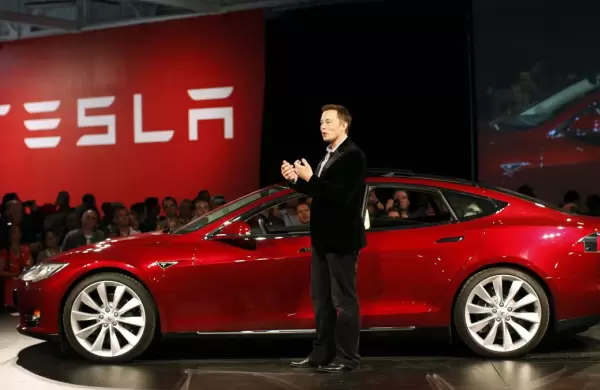 Tesla defraud al mercado y sus acciones se desplomaron