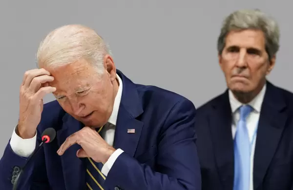 Cómo reaccionó el dólar y Wall Street tras la salida de Biden