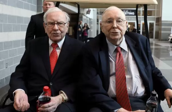 La mano derecha de Warren Buffett es terminante: "Crypto es una inversión en nada, es una locura comprar estas cosas"
