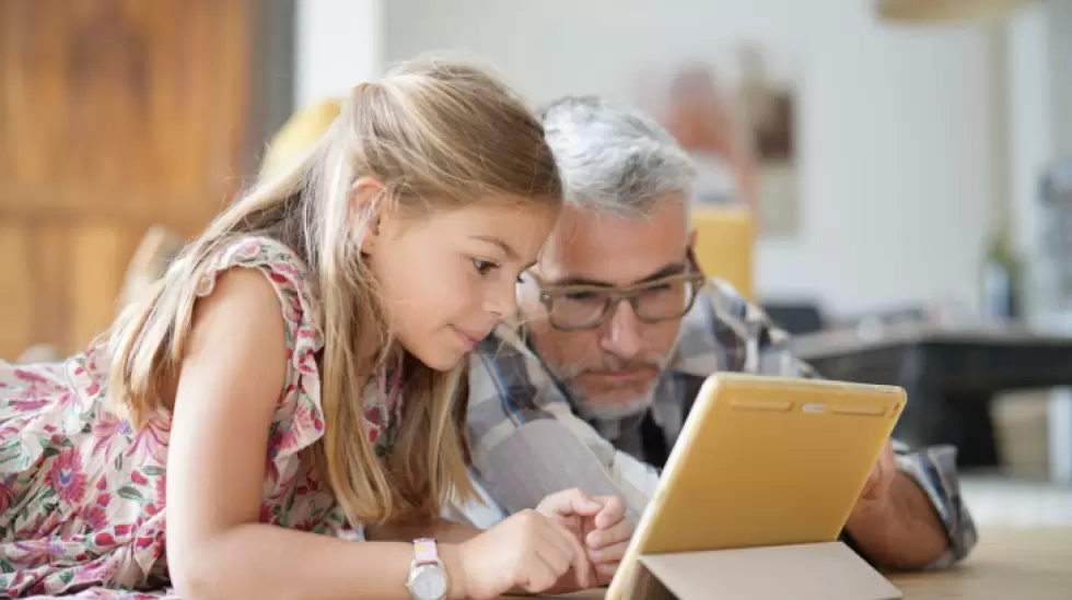 Los padres deben estar al tanto de la ciberseguridad de sus hijos