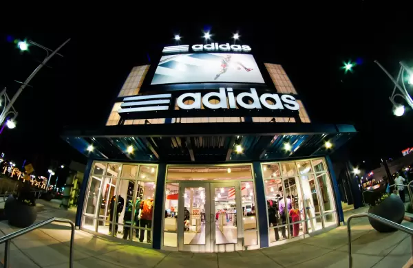 Un mal rcord: Adidas sufre su primera prdida anual en tres dcadas