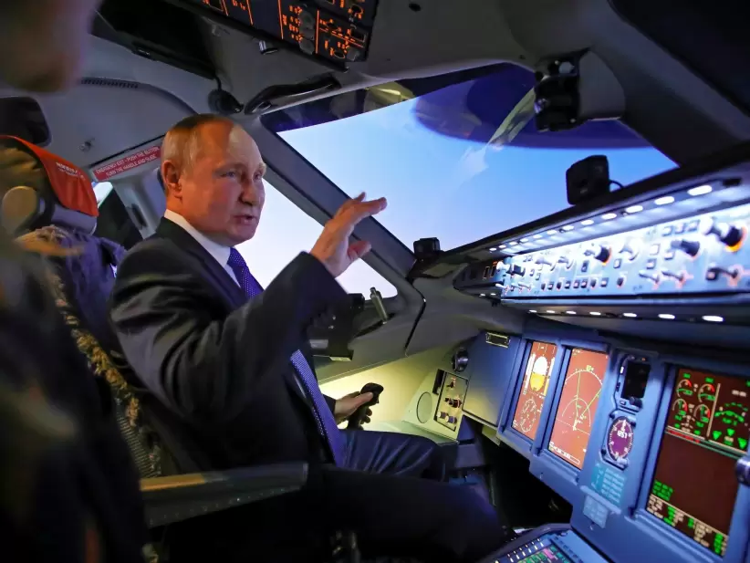 Vladimir Putin en un avión