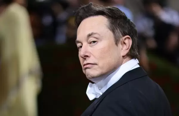 Vuelta a la oficina y exceso de trabajo: lo que dice entre líneas el memorándum de Musk