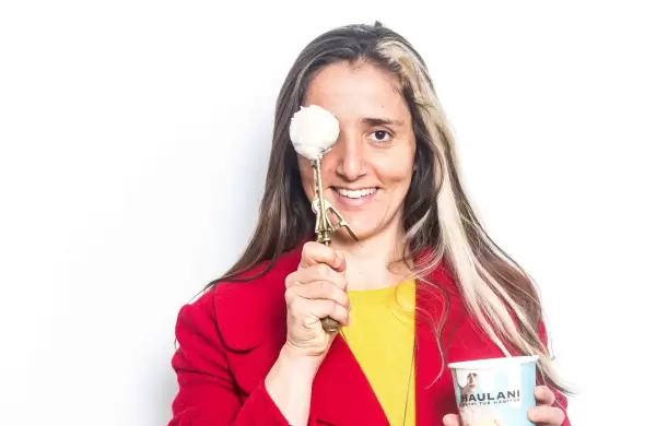 Un viaje a Hawaii la inspiró a crear una marca de helados veganos: este año llegará a Brasil y crecerá con franquicias