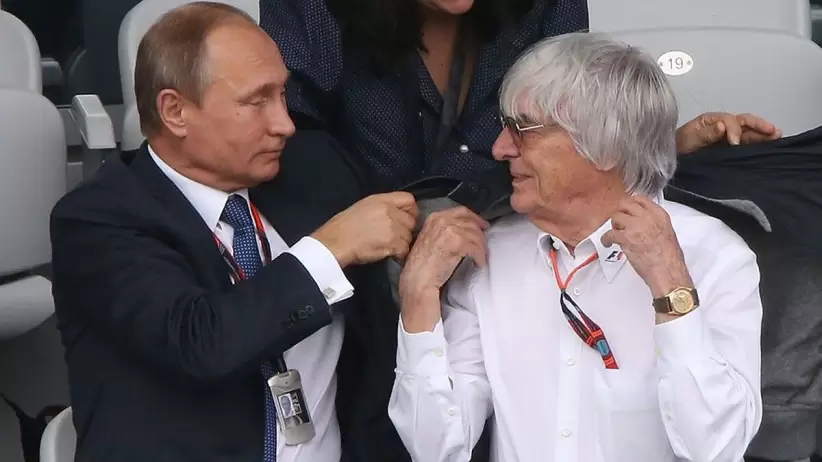 Bernie Ecclestone, ex lder de la F1, junto a Vladimir Putin