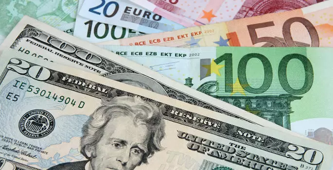 El euro empató el valor del dólar