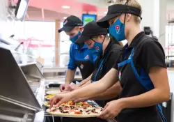 Operadora de Starbucks invertir US$ 30 millones en el Cono Sur y presenta Domino's Pizza en Uruguay