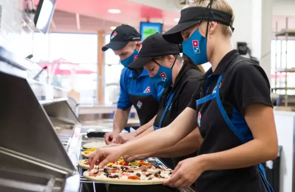 Operadora de Starbucks invertirá US$ 30 millones en el Cono Sur y presenta Domino's Pizza en Uruguay