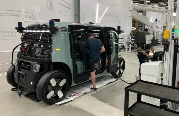 Cómo es el 'robotaxi' de Amazon que pasará a buscarte por tu casa en el futuro