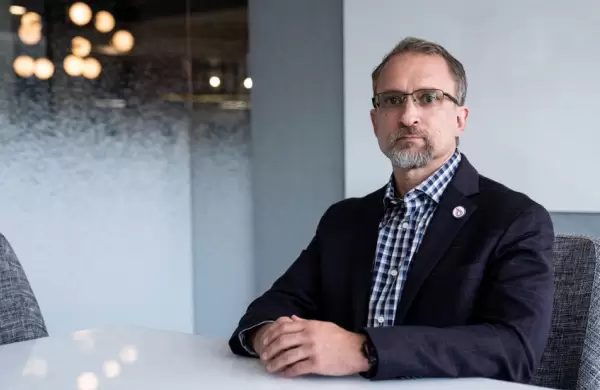 Un "topo" denuncia un supuesto fraude de Twitter y respalda a Elon Musk