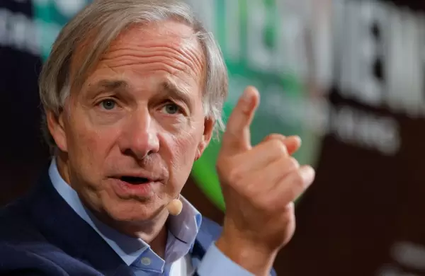 Por qué el legendario inversor Ray Dalio prefiere el oro por sobre las criptomonedas
