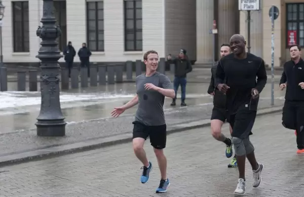 As empieza sus maanas Mark Zuckerberg