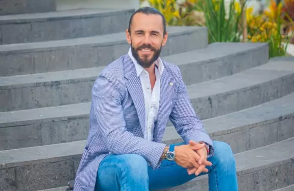 Aplicó lo aprendido en McDonald's y hoy es uno de los "Real Estate coach" más influyentes de Latinoamérica