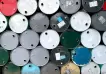 El petróleo vive un “baño de sangre” y su precio marca un récord