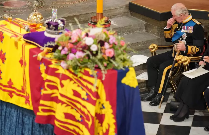 Carlos III en el adiós a Isabel II