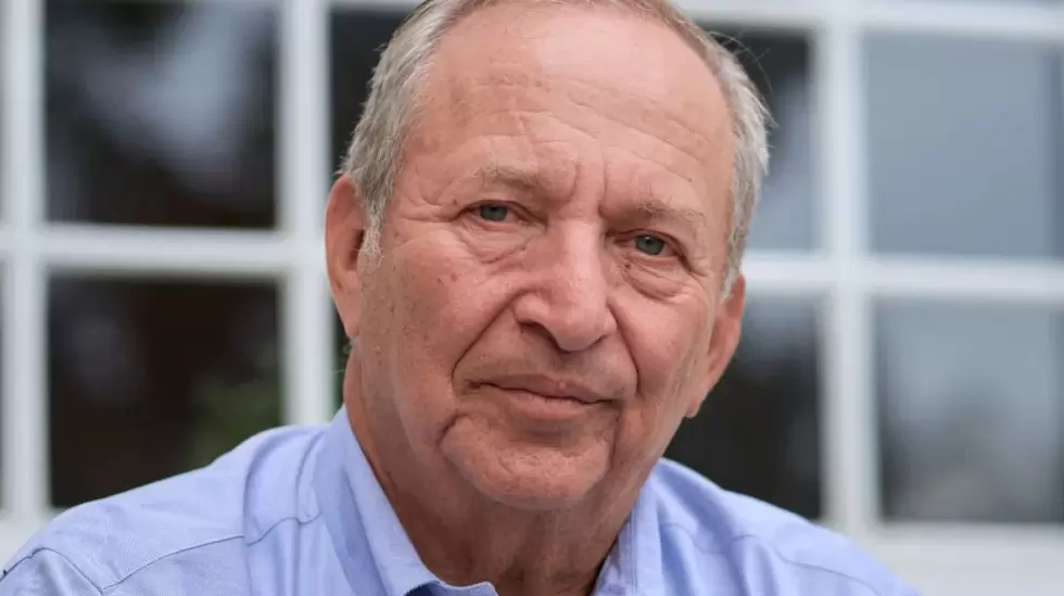 Larry Summers, de Harvard, dijo que la Fed debe seguir subiendo las tasas de int