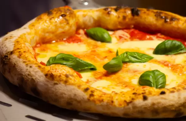 Nueva York prohbe las pizzas en horno de lea o carbn por el cambio climtico