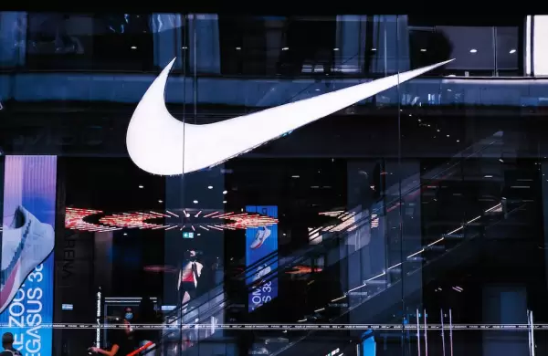 Nike defrauda:  presentó resultados financieros y sus acciones se desplomaron