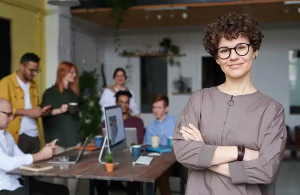 Esenciales de Forbes: Las cinco formas en las que el lenguaje corporal impacta en los resultados de liderazgo