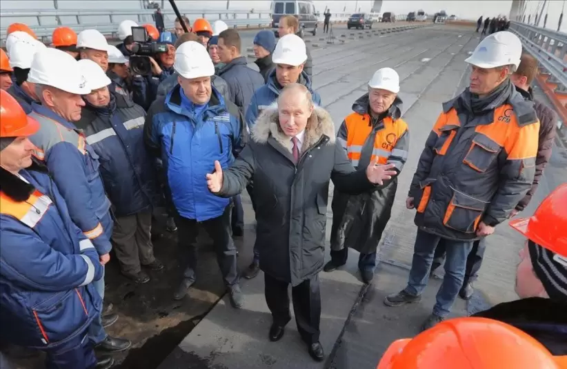 Vladimir Putin inaugur el puente de Kerch en 2019
