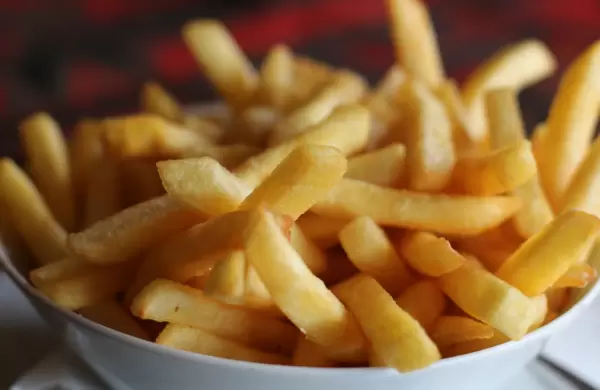 Papas fritas, hamburguesas y postres: jóvenes apuestan por los congelados y su consumo sigue en aumento