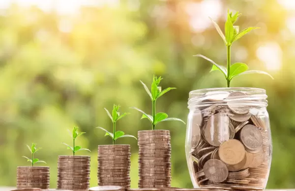 Cuidado con los influencers financieros: las 3 máximas para construir riqueza sin falsas promesas