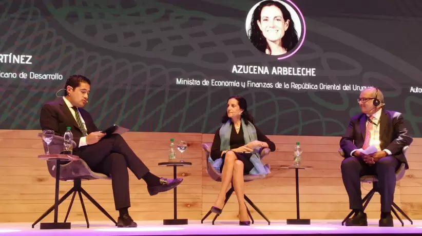 Azucena Arbeleche, ministra de Economía y Finanzas. Fuente: Twitter MEF.