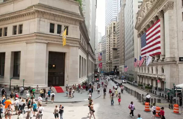 Un estratega clave de Wall Street explica cuáles podrían ser las "sorpresas" del mercado en 2023