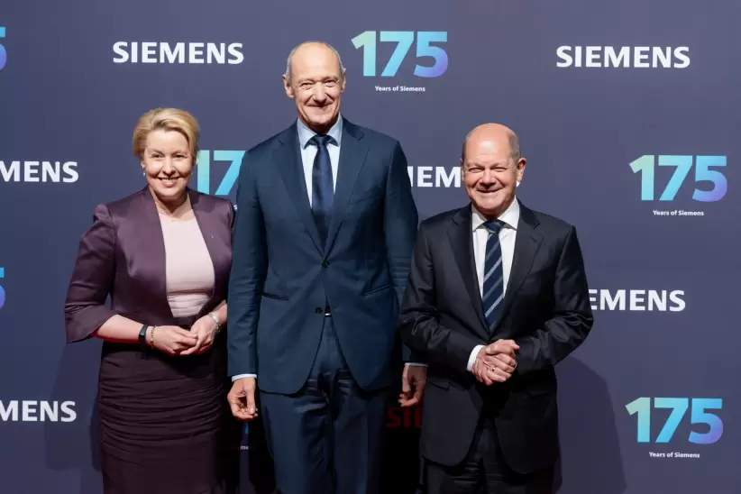 Olaf Scholz y CEO de Siemens