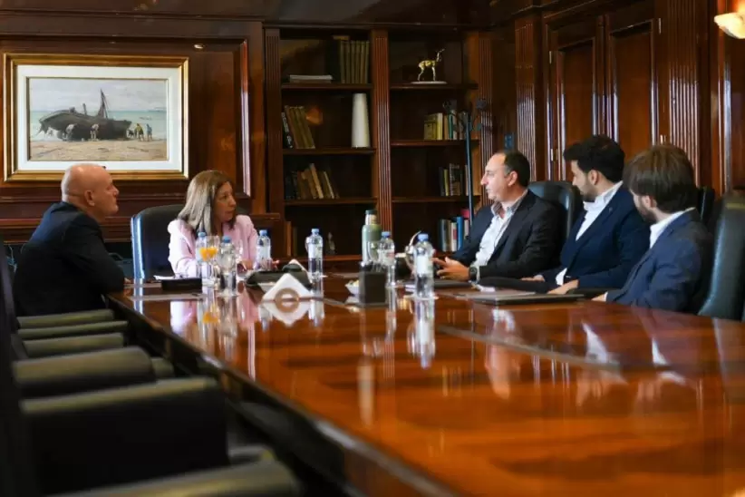 Reunión en Bariloche con la gobernadora de Río Negro y sus expertos en H2