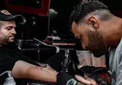 Comenz como artista urbano y hoy maneja una de las cinco mejores tiendas de tatuajes de Miami