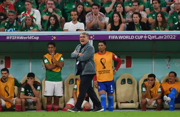 México venció a Arabia Saudita, se quedó afuera por diferencia de gol y Martino dejó de ser el DT