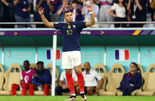 Francia venció a Polonia y se cruza con Inglaterra en cuartos