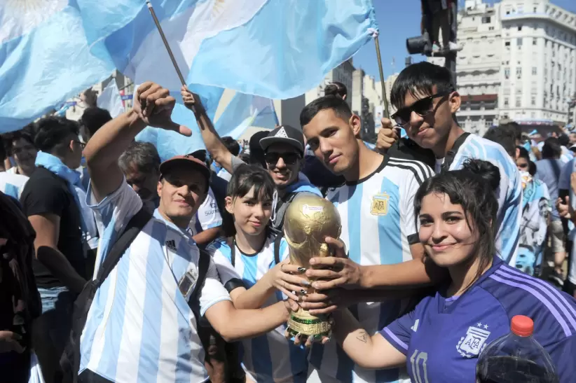 Los argentinos festejan la Copa del Mundo (Tlam)