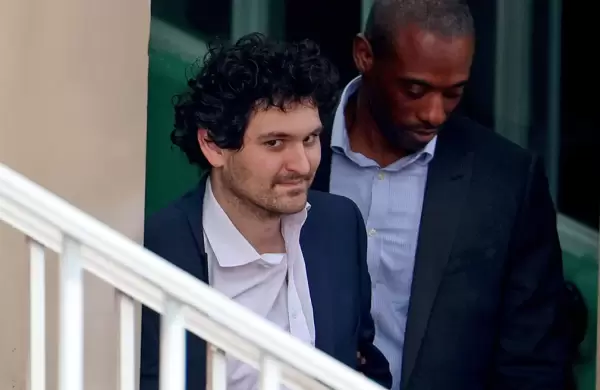 Sam Bankman-Fried esquiva la prisin: pag una fianza de US$ 250 millones y estar recluido en la casa de sus padres