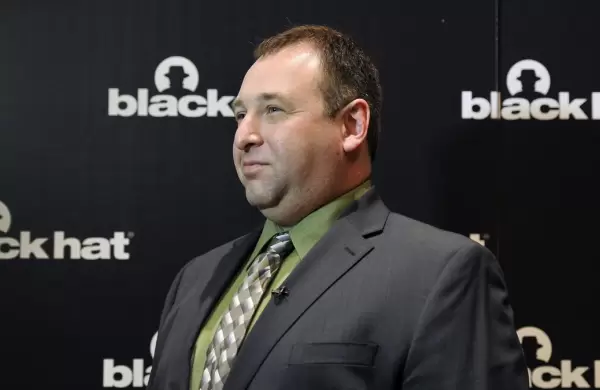 Pirateó un mercado de droga ruso y desvió miles de dólares a una organización benéfica de Ucrania