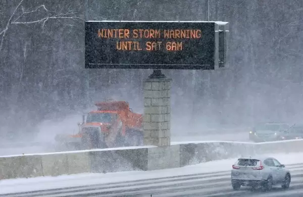 Video: La peor tormenta en décadas pone en peligro los festejos de Navidad en USA