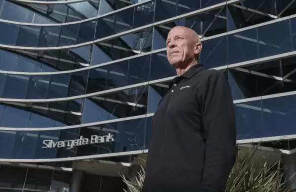 Un banco crypto colapsa y profundiza la crisis: despidos, corrida y desplome de acciones