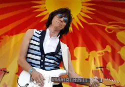 As tocaba Jeff Beck, uno de los mejores guitarristas de todos los tiempos, quien muri a los 78 aos