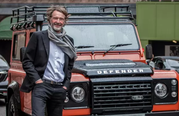 Quin es Jim Ratcliffe, el multimillonario que aspira a quedarse con el Manchester United