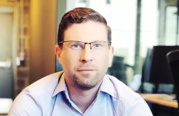 Quin es "el hombre nuclear" que busca instalar 10 mil mini reactores en todo el mundo