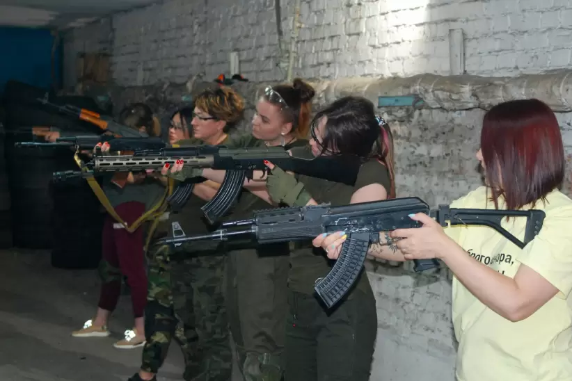 La guerra de las mujeres, Rusia, Ucrania