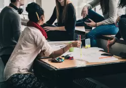 Ms mujeres en posiciones directivas: cmo la guerra por talentos y las nuevas polticas empresariales generan un espacio de crecimiento indito