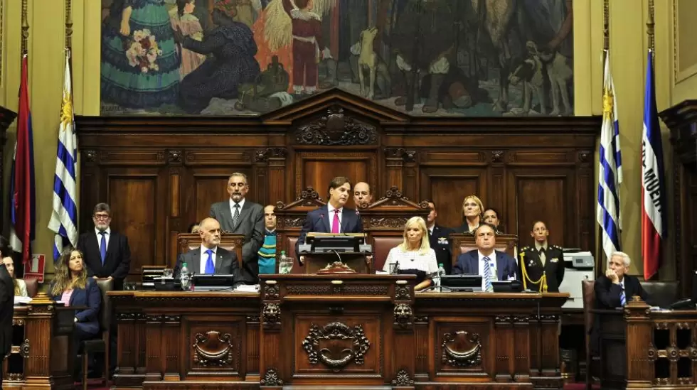 Luis Lacalle Pou ante la Asamblea General. Foto: Presidencia.